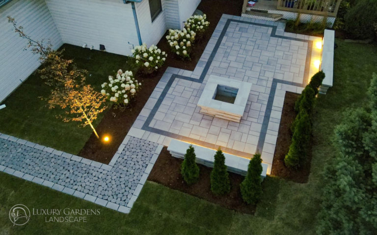 Paver Patios 4 Modern_Backyard