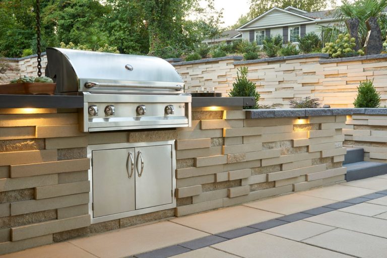 Outdoor Kitchens 2 Outdoor Kitchen using techo-bloc for backyard outdoor living
