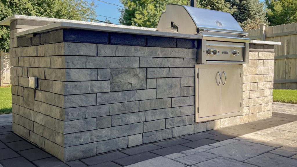 Outdoor Kitchens 11 Build in outdoor grill