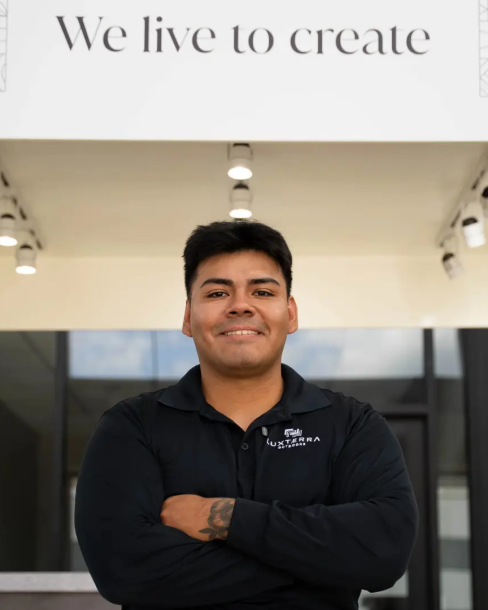 about usImg