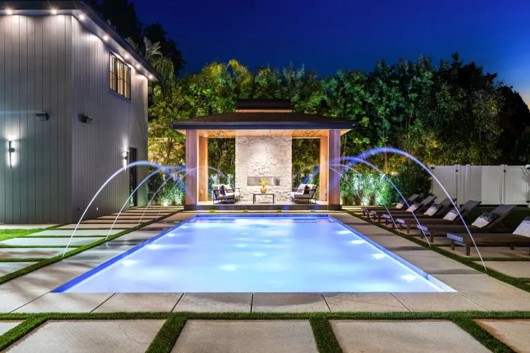 High Quality 3D Landscape Design 2 luxurious modern backyard with illuminated swimmin 1x
